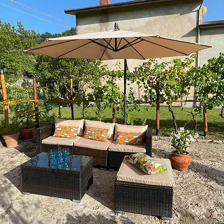 Apartment Casa Aia Sole With Pool, A/c, Garden, Barbecue