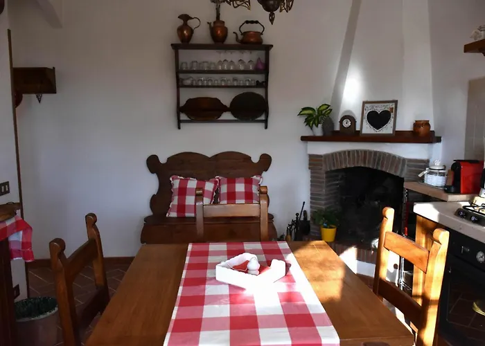 Casa Aia Sole With Pool, A/c, Garden, Barbecue Lägenhet *